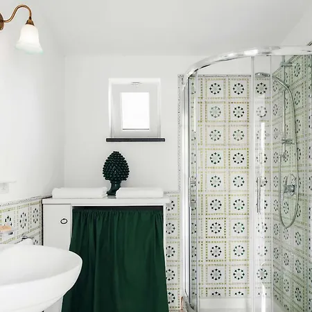 Dom wakacyjny La Dimora 3: Comfort, Garden And Pool